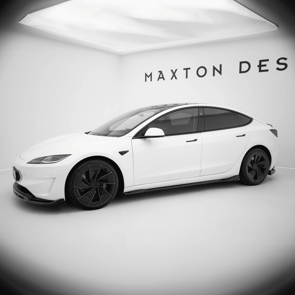 Maxton side skirts Model 3