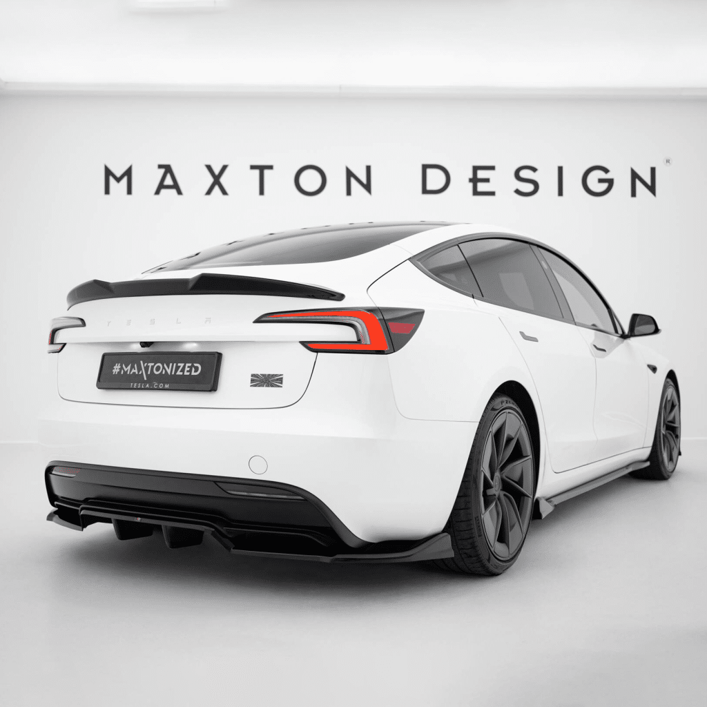 Maxton rear splitter en spoiler Model 3
