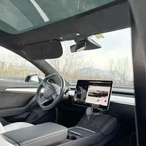 Model 3 met alcantara hemelbekleding